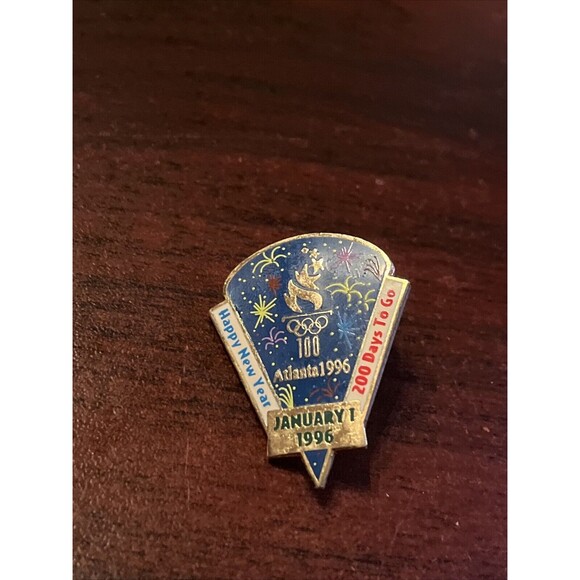 Vintage Countdown To The 1996 Atlanta Olympics 200 Days New Year Lapel Hat Pin - Picture 1 of 3